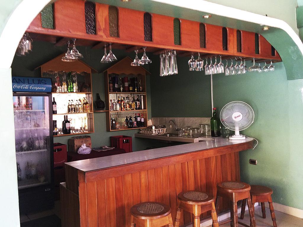 Hotel & Suites La Posada De Lobo Икитос Экстерьер фото